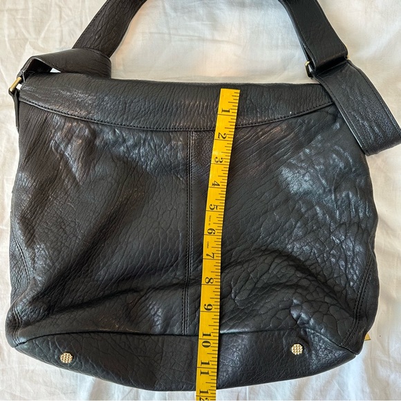 Elizabeth and James Black Leather shoulder Crossbody bag - Picture 4 of 8